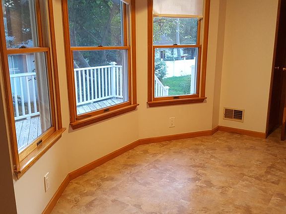 Eat-in Kitchen Nook