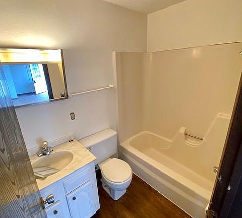 5th image of 1521 West Ave S APT 5