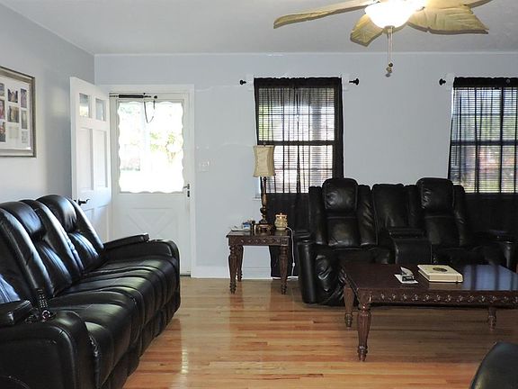 4th image of 1121 Valleyview Dr