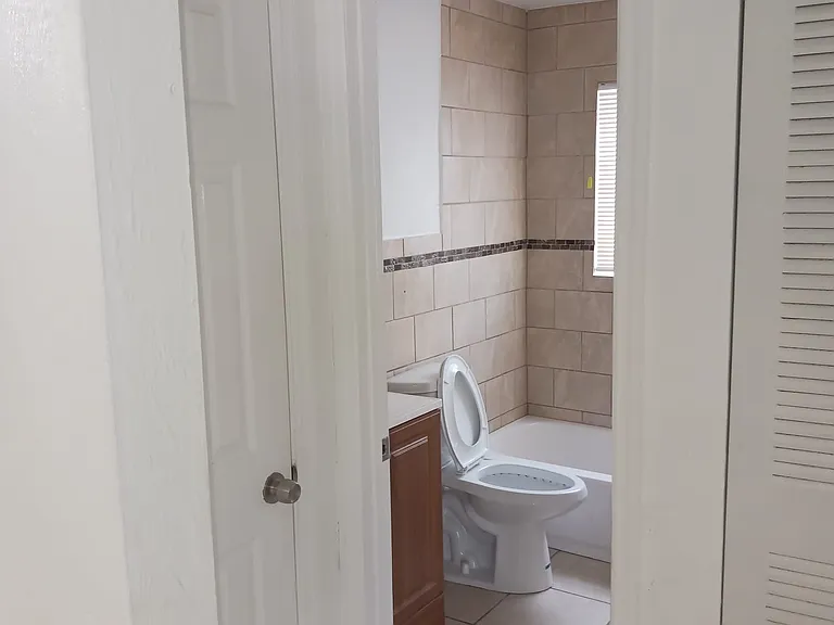 98 Parkway Dr #14 — Photo 5
