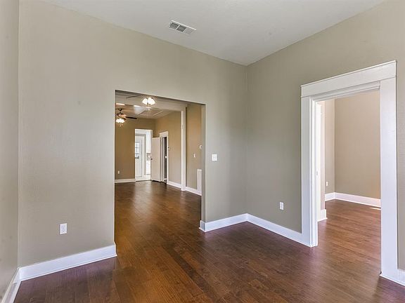 3rd image of 2930 Avenue N 1/2