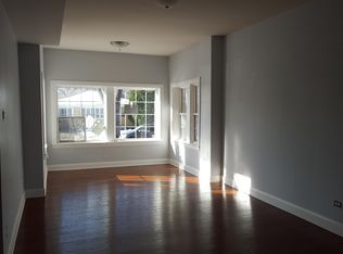 8425 Monticello Ave APT 2, Skokie, IL 60076