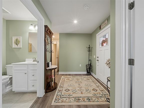 5th image of 355 Nelson Dr