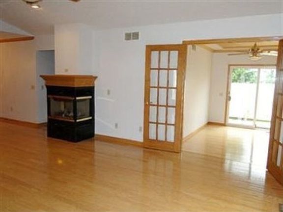 4th image of 4030 Delmar Ct