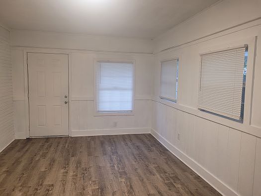 3rd image of 4020 Ponderosa Dr