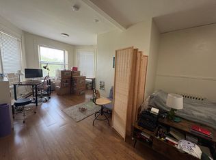 27 Bay State Rd APT 2R, Boston, MA 02215