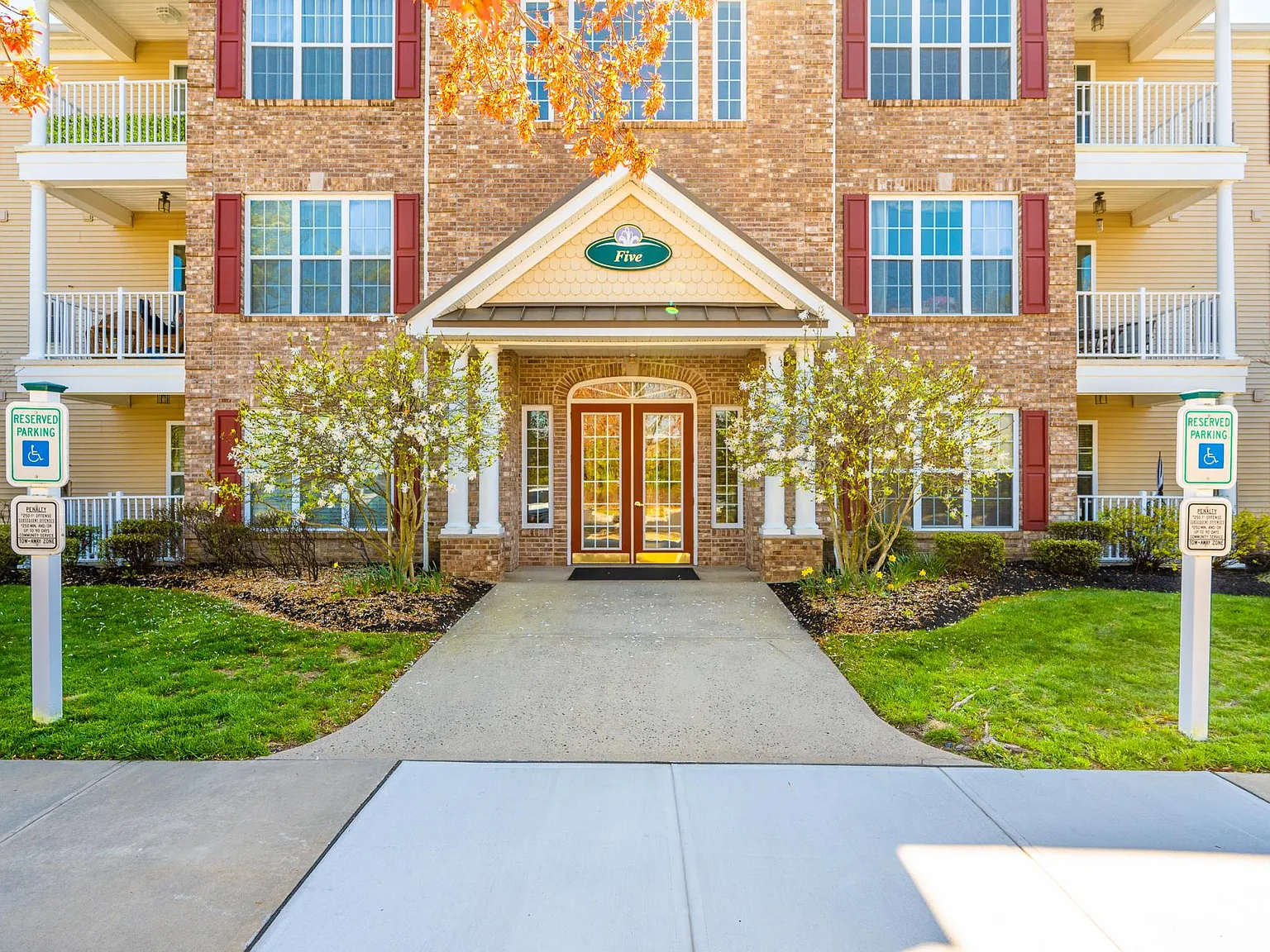 2 bed, 1164 sqft, $2,250 — Photo 1