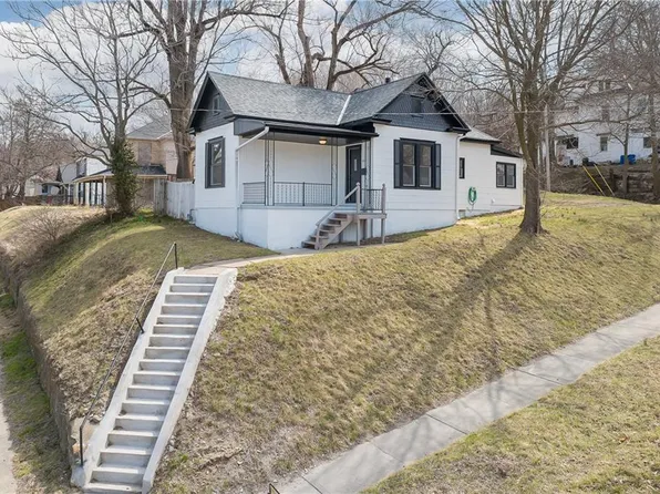 402 Blake St, Saint Joseph, MO 64504