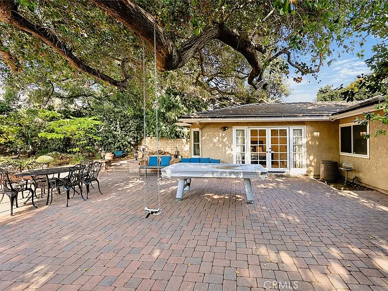261 Oakhurst Ln — Photo 22
