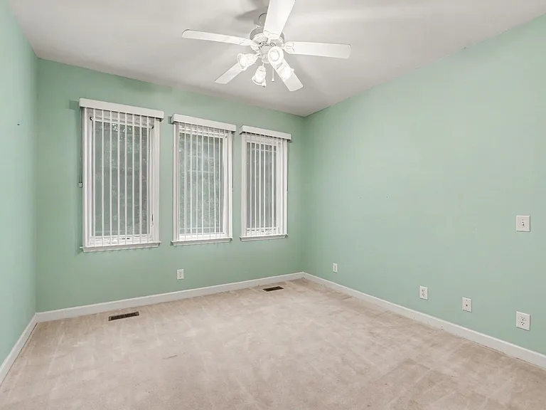 10 Piper Pl — Photo 27