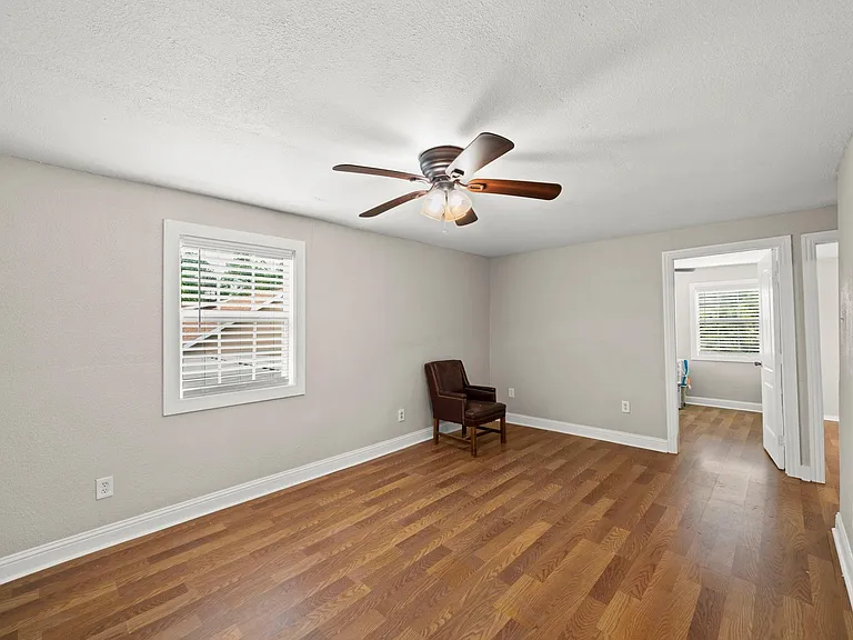 303 Linwood St #1/2 — Photo 6
