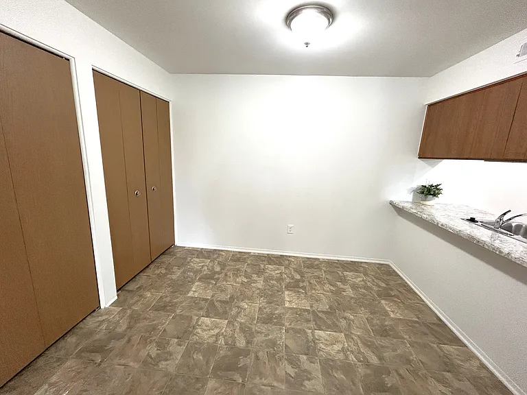 Thornridge Apartments — Photo 28