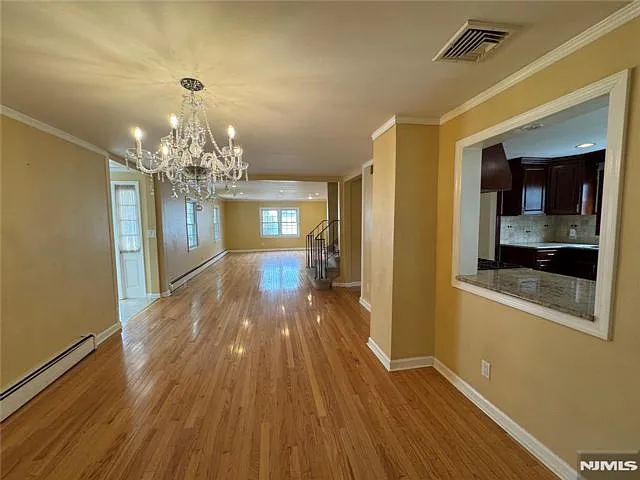 193 W Midland Ave — Photo 5
