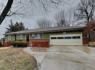 1709 Berry Rd, Independence, MO 64057