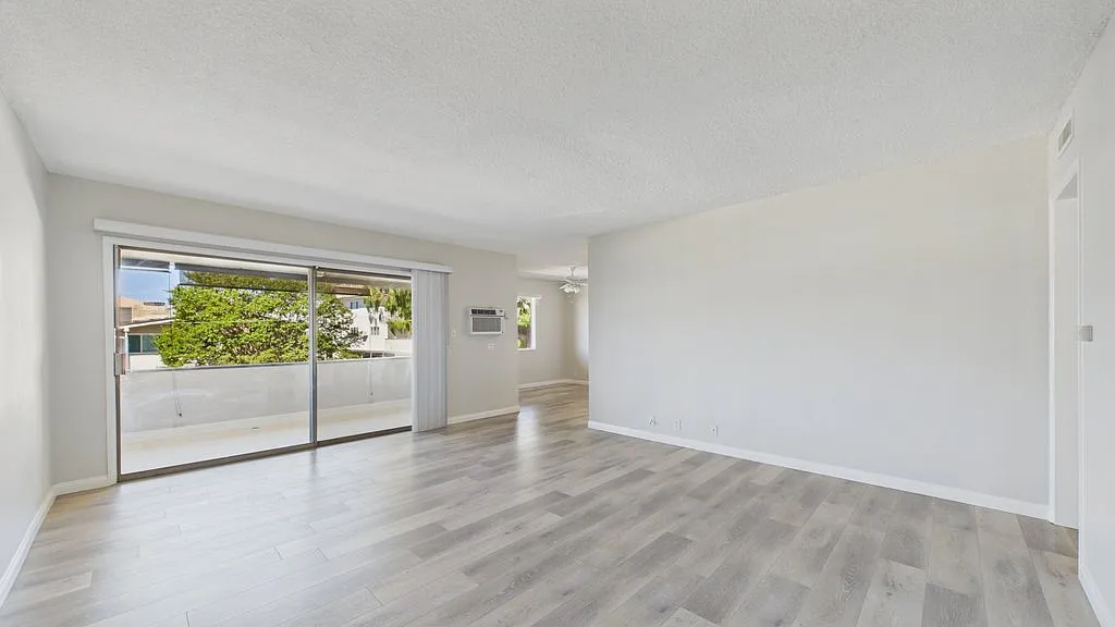 2 bed, 1282 sqft, $2,795 — Photo 3