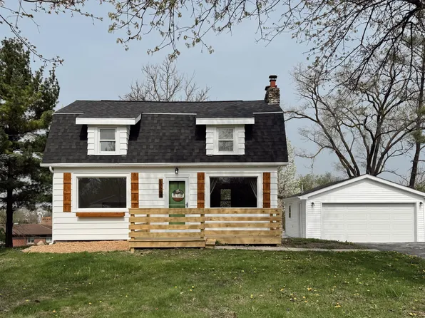10636 Schneider Pl, Saint John, IN 46373