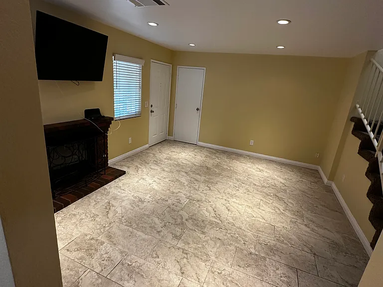 1465 E Lexington Ave #17D — Photo 12