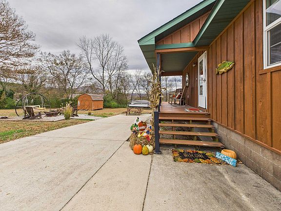 4th image of 285 2nd St