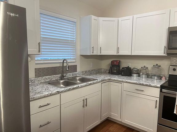 4th image of 334 Fuller Estate Cir