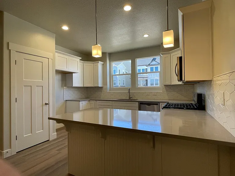 13953 Champlin Peak Dr — Photo 5