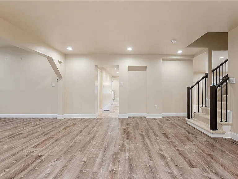 9036 Jeffery Rd — Photo 8