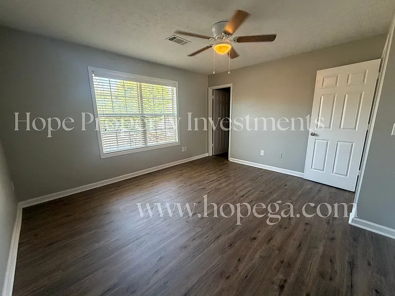 5 E Newnan Rd — Photo 10