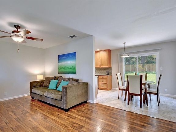 3rd image of 1163 Holmes Ct