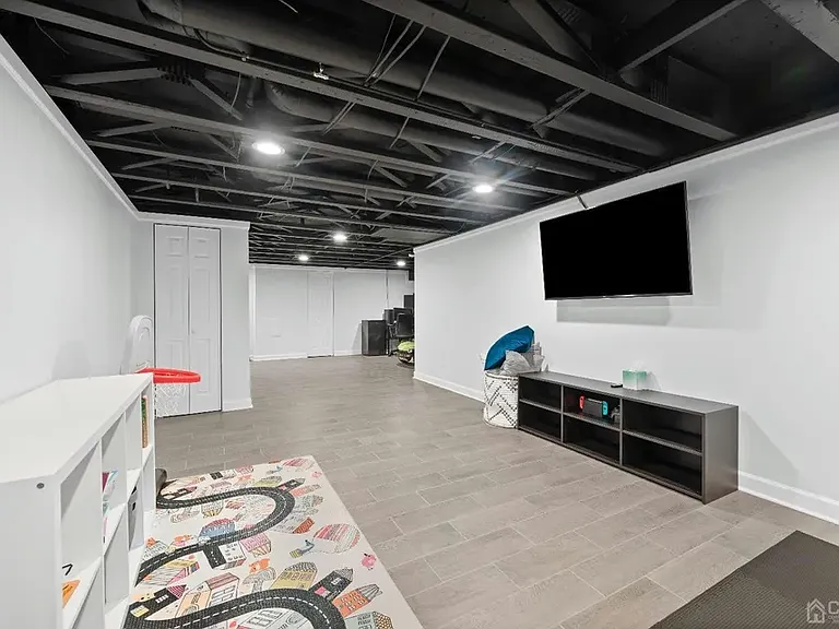 427 Gambocz Ct — Photo 20