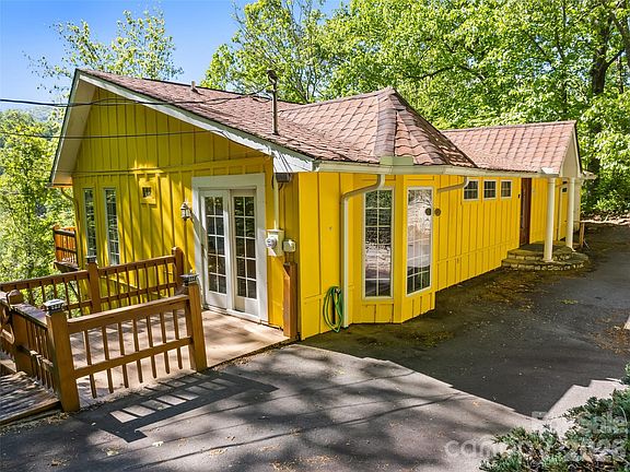 5th image of 969 Mountain View Dr