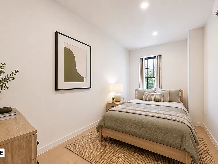 333 E 52nd St #5 — Photo 4