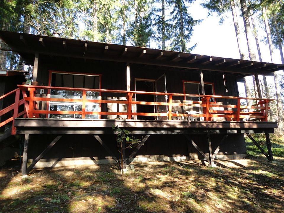 1st image of 231 SE Crescent Dr