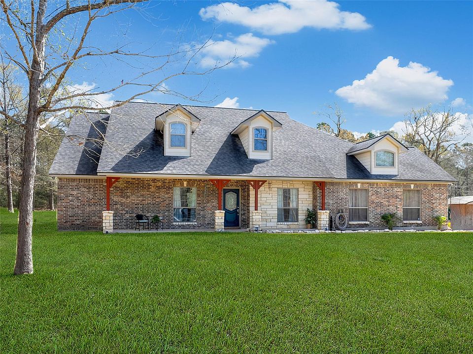 1st image of 21 Twin Forks Dr