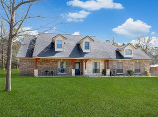 21 Twin Forks Dr, Willis, TX 77378
