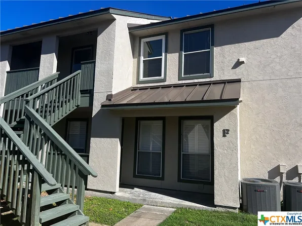 302 Saint Andrews St #F-101, Rockport, TX 78382