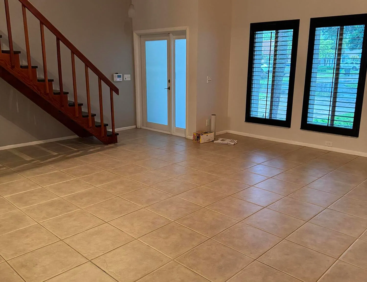 3 bed, 2.0 bath, 2561 sqft, $5,000 — Photo 4
