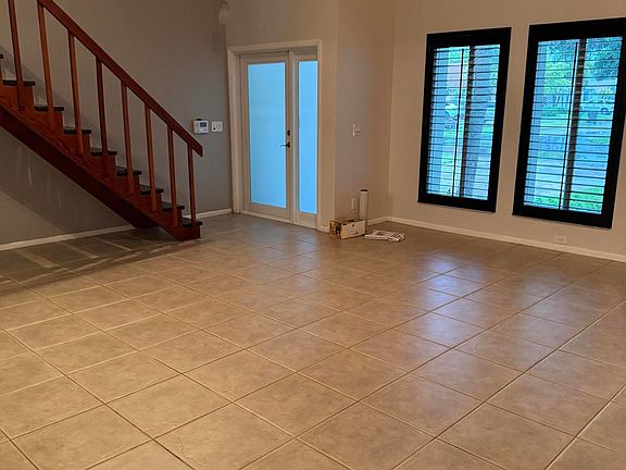 4th image of 355 SE 7th St