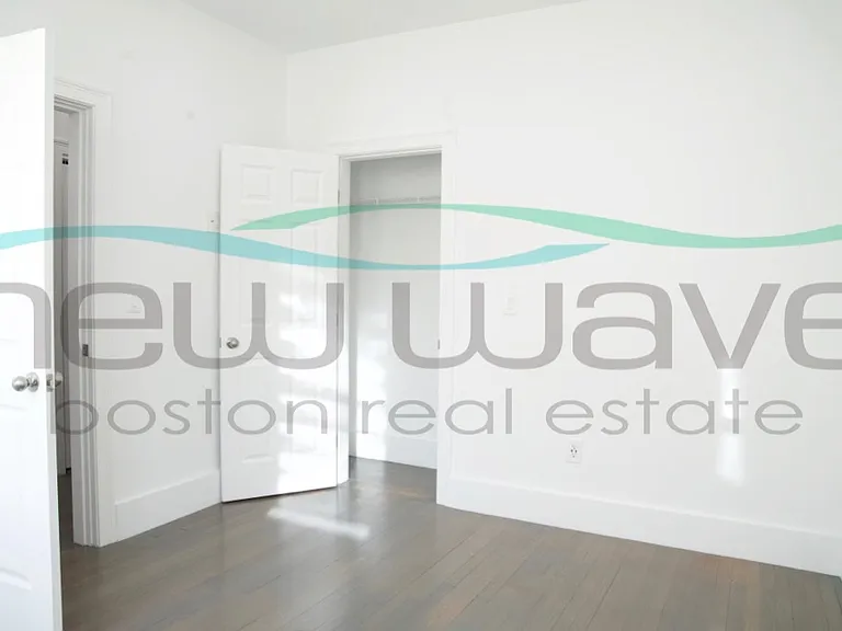 11 Queensberry St #16 — Photo 9