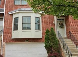 340 Highpointe Dr, Pittsburgh, PA 15220