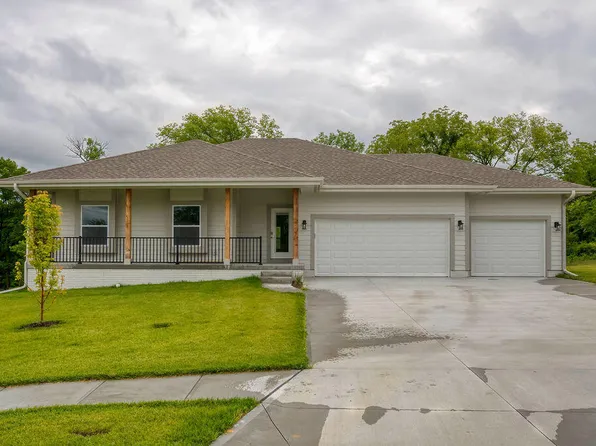 1339 Copper Mountain Dr, Crescent, IA 51526