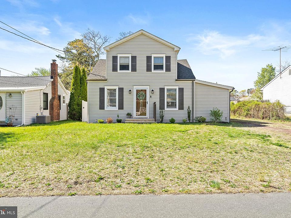 1st image of 831 Conte Ave