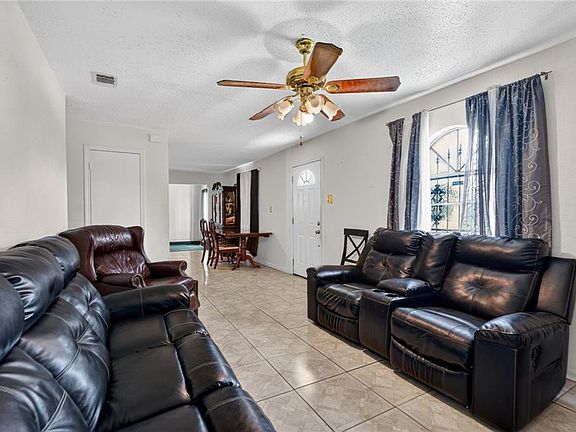 5th image of 908 N Clark Ln