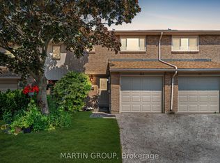 1540 Lancaster Dr #112, Oakville, ON L6H 2Z3