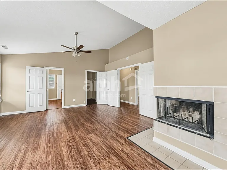 10827 Tanbark Dr — Photo 11