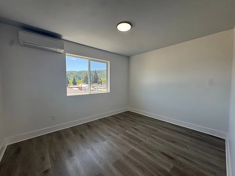 144 Allison Ave — Photo 20