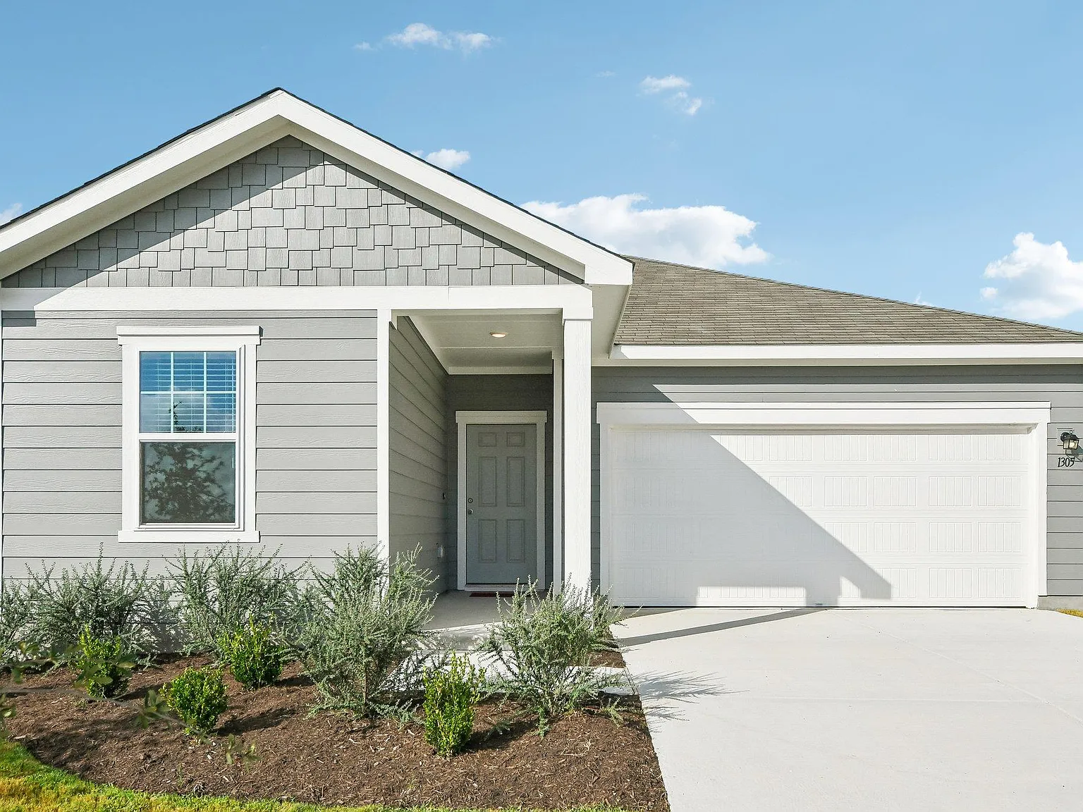 3 bed, 2.0 bath, 1662 sqft, $1,995 — Photo 3