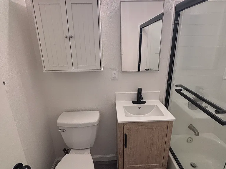 2720 Forrest St #B — Photo 14