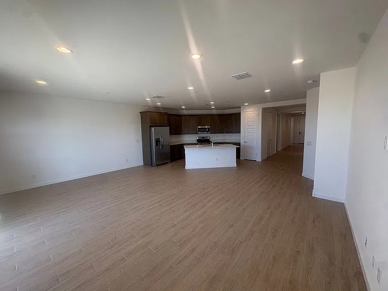 19214 W Marissa Dr — Photo 3