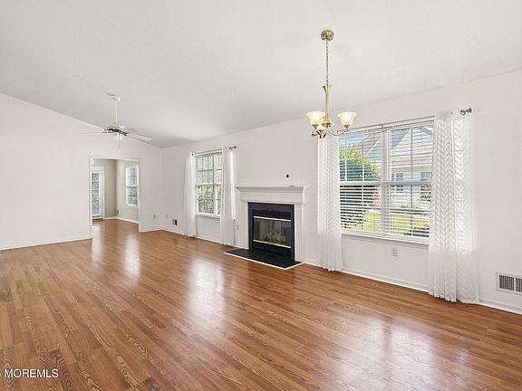 5th image of 2741 Dalton Lane