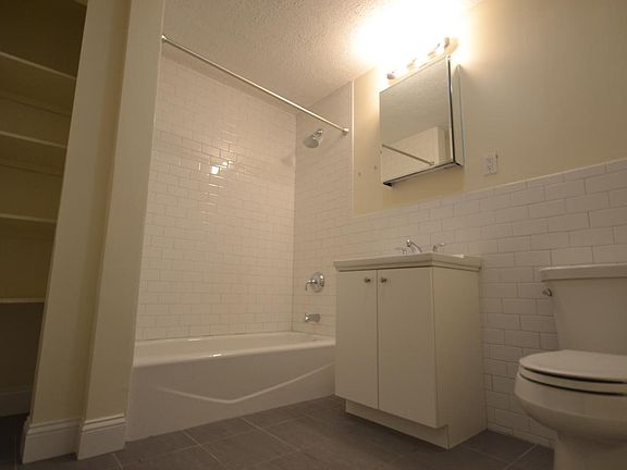 4th image of 109 Tremont St #218