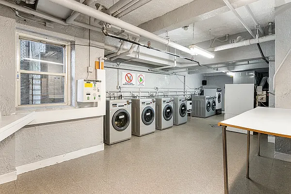 Sold by Modern Spaces | media 10